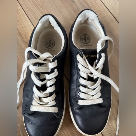 Tory Burch Howell Court Black Low Top Sneakers - Picture 6 of 7